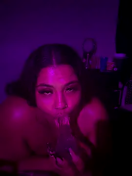 Snapshot of 1n0nlythroat chatting on September 18, 2025, 9:01 am 1n0nlythroat online show from September 18, 2025, 9:01 am