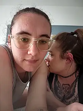 AndHerXO online show from April 14, 2026, 3:17 pm