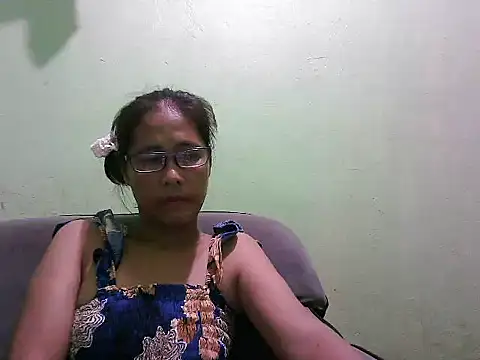 HotLadyPinay32 online show from May 8, 2026, 7:56 am