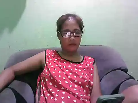 HotLadyPinay32 online show from June 4, 2026, 11:48 am