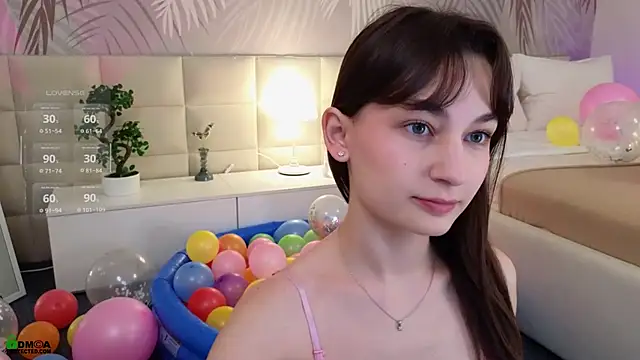 LolaPrise online show from December 3, 2025, 1:39 am