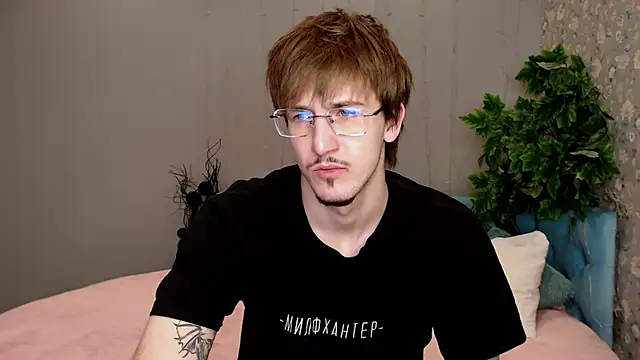 Snapshot of KiskaKurt chatting on November 23, 2025, 8:13 am KiskaKurt online show from November 23, 2025, 8:13 am