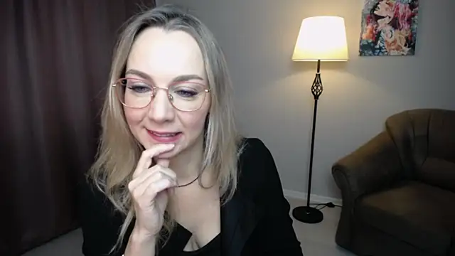 Ava Elior online show from November 20, 2025, 9:32 am