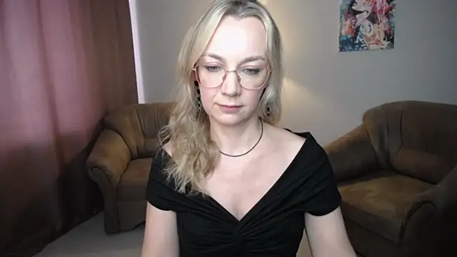 Snapshot of Ava_Elior chatting on July 21, 2026, 12:06 pm Ava Elior online show from July 21, 2026, 12:06 pm