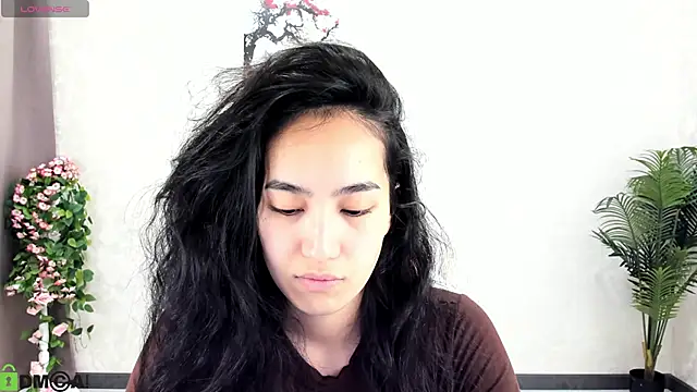 FlirtyAura online show from November 4, 2025, 3:10 am