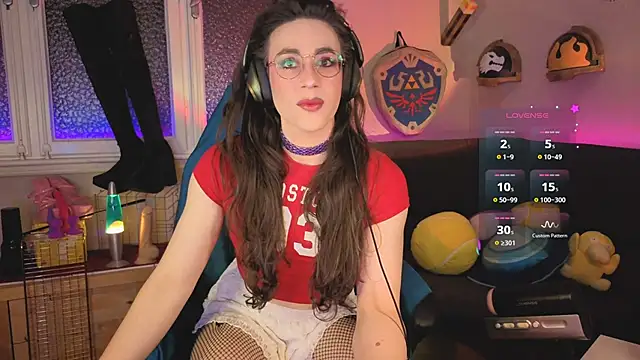Snapshot of Zesty_Peach chatting on May 6, 2026, 12:25 am Zesty Peach online show from May 6, 2026, 12:25 am