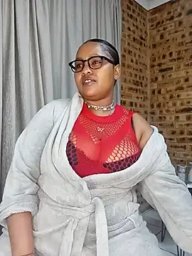 Snapshot of SativaHot96 chatting on July 6, 2026, 11:07 pm SativaHot96 online show from July 6, 2026, 11:07 pm