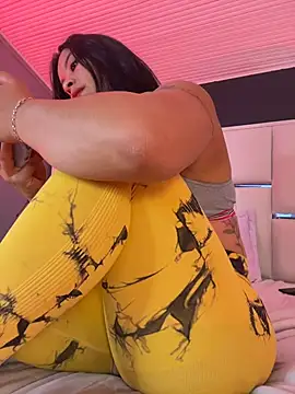 Snapshot of BellaFernandez__ chatting on April 27, 2026, 1:20 pm BellaFernandez online show from April 27, 2026, 1:20 pm