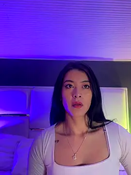 BellaFernandez   online show from November 8, 2025, 12:52 pm