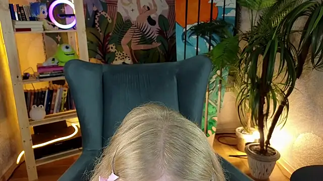 Snapshot of BarbieRichy chatting on September 18, 2025, 5:21 am BarbieRichy online show from September 18, 2025, 5:21 am
