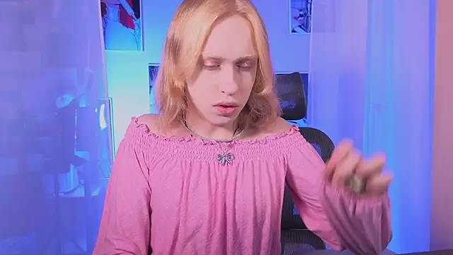 BarbieRichy online show from November 26, 2025, 5:40 am