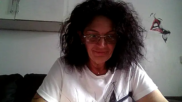 Snapshot of RubyyRosee chatting on July 4, 2026, 6:20 am RubyyRosee online show from July 4, 2026, 6:20 am