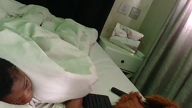 Snapshot of Ivysol chatting on November 20, 2025, 5:30 am Ivysol online show from November 20, 2025, 5:30 am