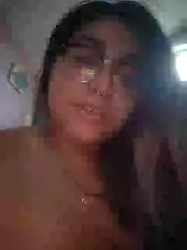 Lovelyrainn online show from November 24, 2025, 2:06 pm