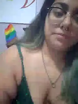 Lovelyrainn online show from October 31, 2025, 12:57 pm