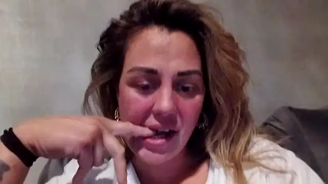 Sophrob96x online show from September 10, 2025, 4:22 am