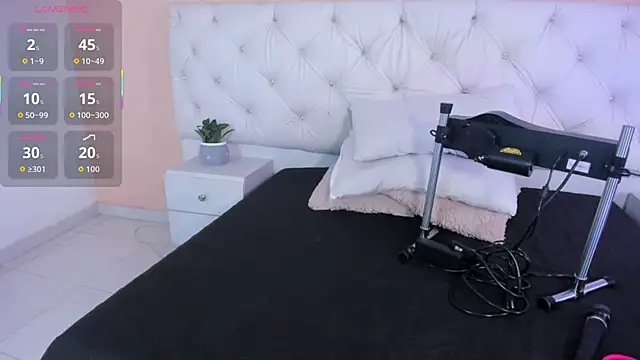 Snapshot of katte_landerr chatting on November 21, 2025, 1:21 pm katte landerr online show from November 21, 2025, 1:21 pm