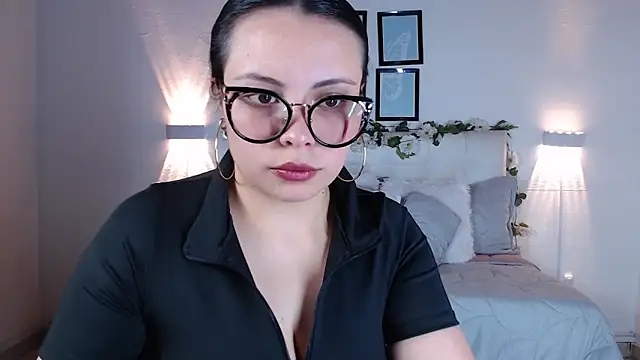 Snapshot of Megan_05_ chatting on October 18, 2025, 7:05 pm Megan 05 online show from October 18, 2025, 7:05 pm