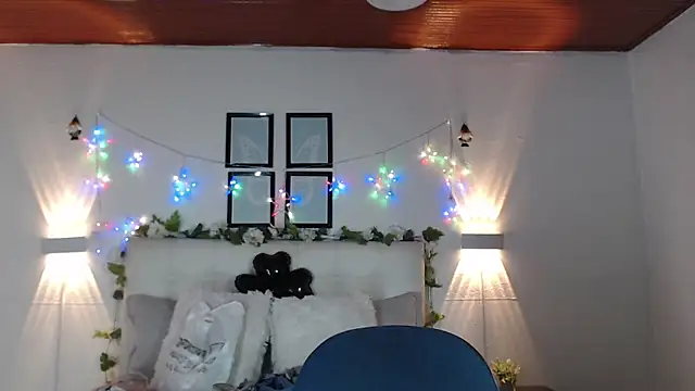 Megan 05  online show from March 24, 2026, 7:03 pm