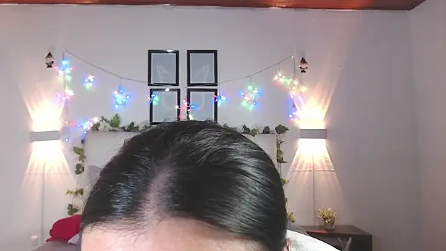 Megan 05  online show from April 14, 2026, 7:19 pm