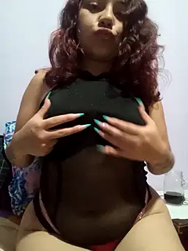 Snapshot of Little_Hadde chatting on October 2, 2025, 4:49 am Little Hadde online show from October 2, 2025, 4:49 am