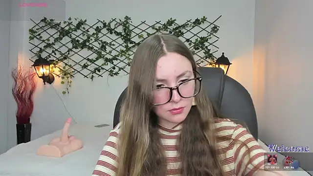 velvet  moon online show from April 23, 2026, 12:06 am