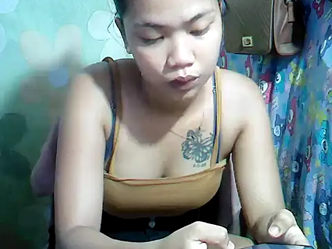 MorenaLovelyPinay24 online show from February 19, 2026, 10:40 pm