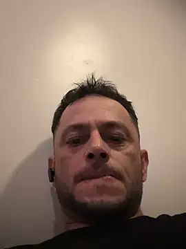 Carlosmauricio123 online show from March 18, 2026, 12:58 am