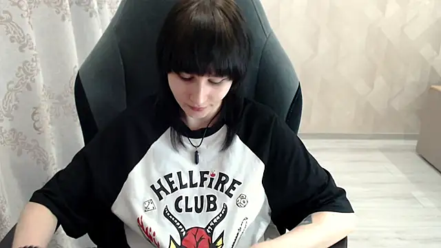 Snapshot of MistyDark chatting on October 22, 2025, 10:04 am MistyDark online show from October 22, 2025, 10:04 am