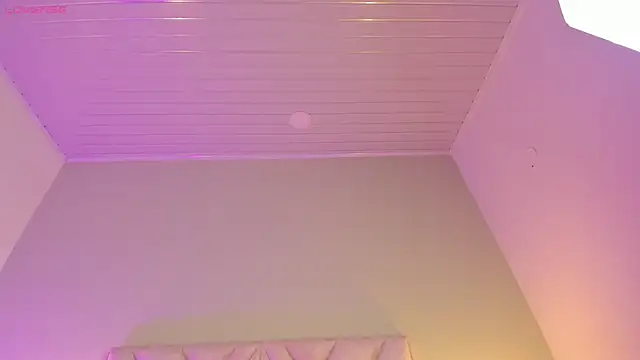 angelica cross  online show from April 8, 2026, 8:10 pm