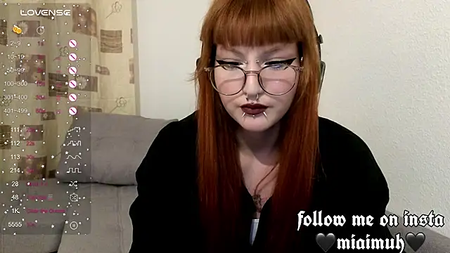 Snapshot of mia__yui chatting on October 23, 2025, 3:54 pm mia  yui online show from October 23, 2025, 3:54 pm