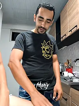 stivenlujan69 online show from November 24, 2025, 2:22 am