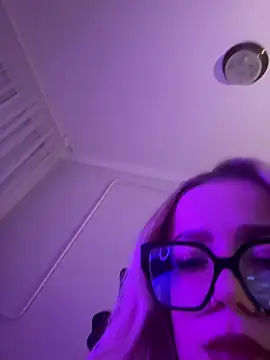 marnemzavar444 online show from February 21, 2026, 12:12 am