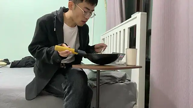 cily online show from December 22, 2025, 11:43 am