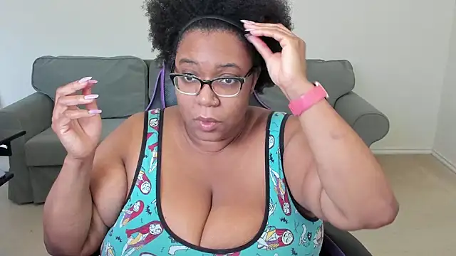 Josie4yourpleasure online show from September 11, 2025, 7:36 pm