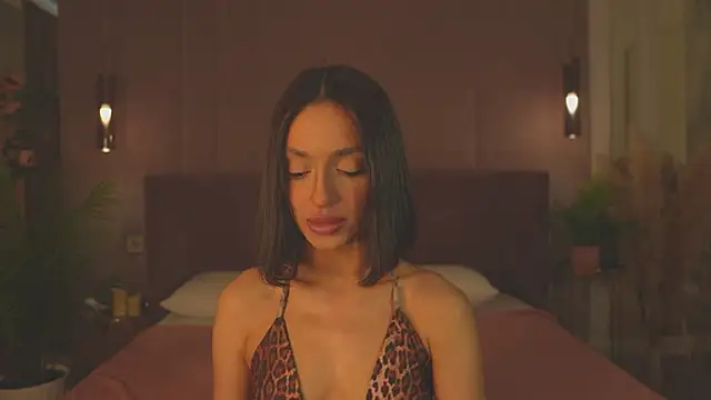 AdoraCortes online show from April 18, 2026, 5:10 am