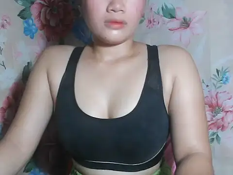 Katie Winslet online show from September 15, 2025, 11:27 pm