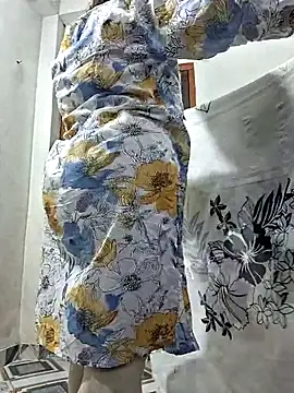 Snapshot of SIMIHOT chatting on October 18, 2025, 3:25 pm SIMIHOT online show from October 18, 2025, 3:25 pm