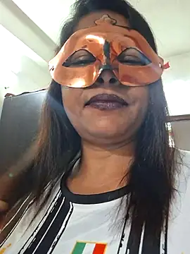 Snapshot of SIMIHOT chatting on November 12, 2025, 9:13 am SIMIHOT online show from November 12, 2025, 9:13 am