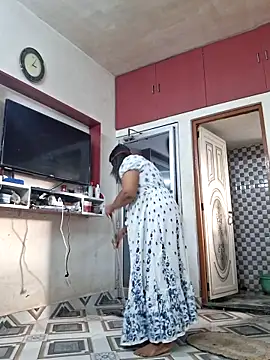 Snapshot of SIMIHOT chatting on November 27, 2025, 9:21 am SIMIHOT online show from November 27, 2025, 9:21 am