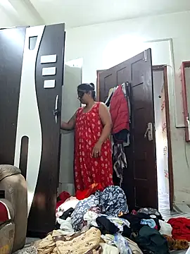 Snapshot of SIMIHOT chatting on November 21, 2025, 8:57 am SIMIHOT online show from November 21, 2025, 8:57 am