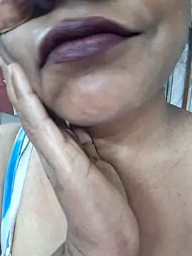 Snapshot of SIMIHOT chatting on December 1, 2025, 9:32 am SIMIHOT online show from December 1, 2025, 9:32 am