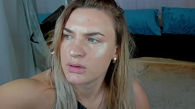 Snapshot of Marie_Ellie chatting on November 13, 2025, 1:20 am Marie Ellie online show from November 13, 2025, 1:20 am