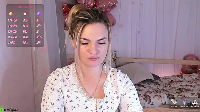 Snapshot of Marie_Ellie chatting on February 21, 2026, 1:40 am Marie Ellie online show from February 21, 2026, 1:40 am