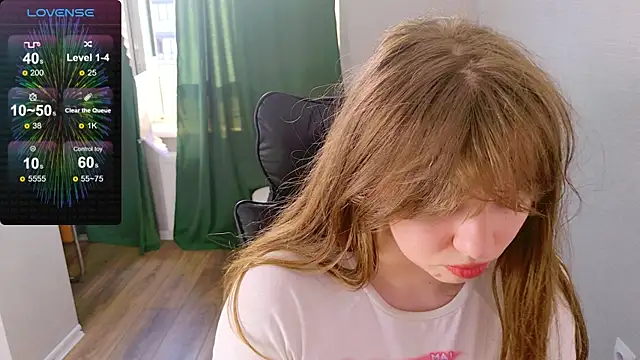 Snapshot of Moon__Bunny chatting on June 19, 2026, 3:29 pm Moon Bunny online show from June 19, 2026, 3:29 pm