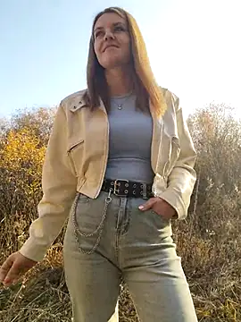 YOOUR EVAA online show from October 23, 2025, 10:14 am