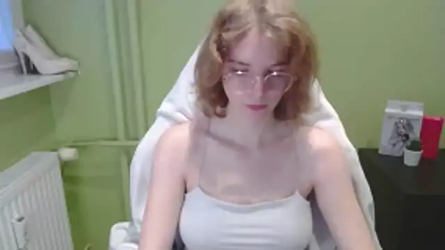 juicyPenny online show from December 22, 2025, 7:52 am