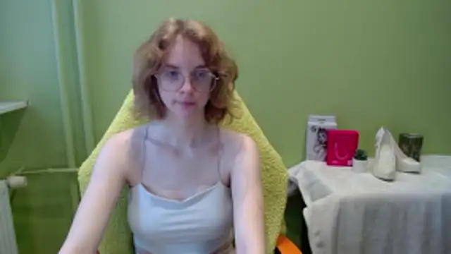 juicyPenny online show from November 17, 2025, 7:45 am