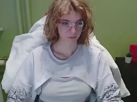 juicyPenny online show from December 4, 2025, 7:29 am