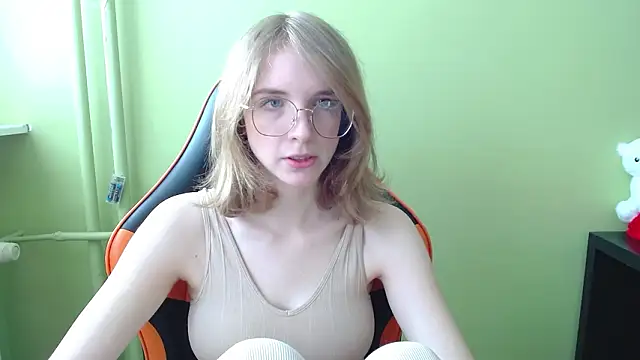 juicyPenny online show from March 3, 2026, 7:26 am